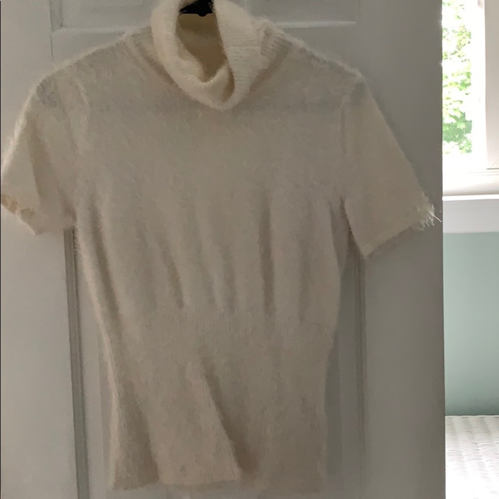 Short sleeve turtleneck sweater